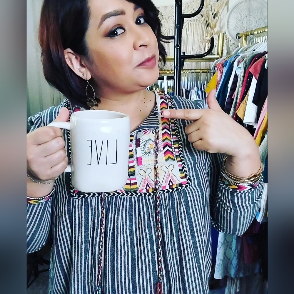 Meet your Posher, Yuridia